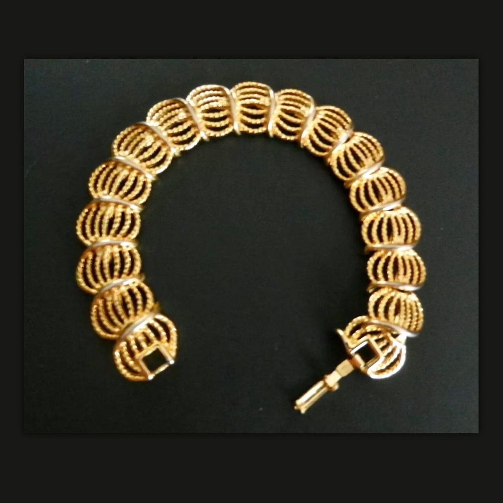 Vintage Gold Tone Link Bracelet, Vintage Costume Jewelry, USA bracelet